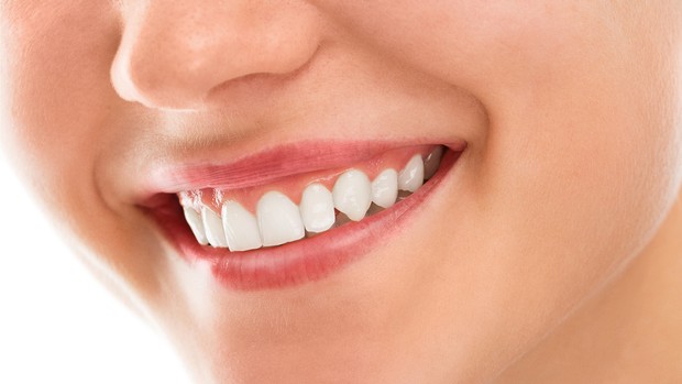 Menjaga kebersihan gigi agar tubuh tetap sehat dan semakin bugar.