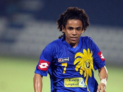 Elton Arabia: Pesepakbola Pro Termungil Dunia, 15 Cm di Bawah Messi