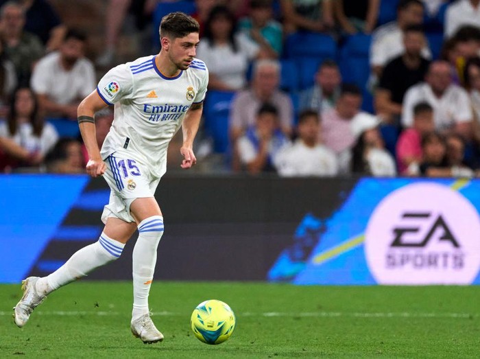 LAS VEGAS, NV - JULY 23: Federico Valverde of Real Madrid during the preseason friendly match between Real Madrid and Barcelona at Allegiant Stadium on July 23, 2022 in Las Vegas, Nevada. (Photo by James Williamson - AMA/Getty Images)