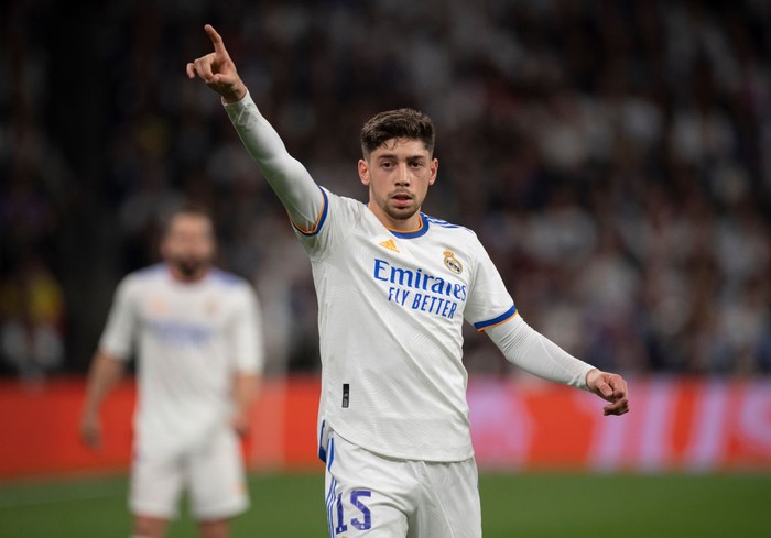 Federico Valverde LAS VEGAS, NV - JULY 23: Federico Valverde of Real Madrid during the preseason friendly match between Real Madrid and Barcelona at Allegiant Stadium on July 23, 2022 in Las Vegas, Nevada. (Photo by James Williamson - AMA/Getty Images)
