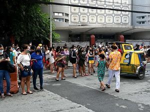 Gempa Goyang Filipina, Warga Berhamburan ke Luar Gedung Gempa Goyang Filipina, Warga Berhamburan ke Luar Gedung