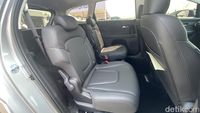 Potret Jok Captain Seat Hyundai Stargazer vs Wuling Confero S
