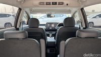 Belum Ada di Avanza-Xpander, Apa Kelebihan Fitur Seat Back Table di Hyundai Stargazer?
