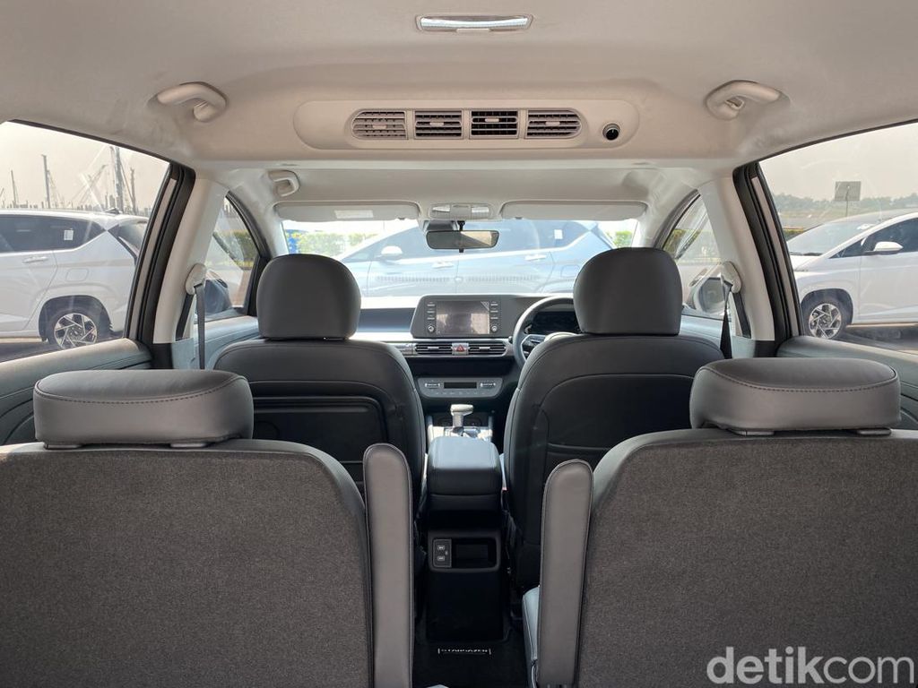 Belum Ada di Avanza-Xpander, Apa Kelebihan Fitur Seat Back Table di Hyundai Stargazer?