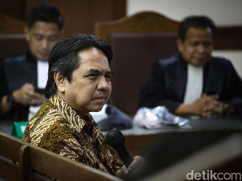 6 Pengeroyok Divonis 8 Bulan Bui, Ade Armando Minta Jaksa Banding 6 Pengeroyok Divonis 8 Bulan Bui, Ade Armando Minta Jaksa Banding