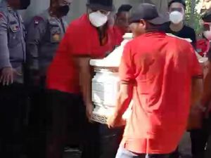 Video Makam Brigadir Yoshua Dibongkar untuk Autopsi Ulang Video Makam Brigadir Yoshua Dibongkar untuk Autopsi Ulang