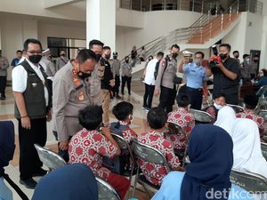 Kapolda Jabar Bawa Pesan Khusus saat Tinjau Vaksinasi di Tasik