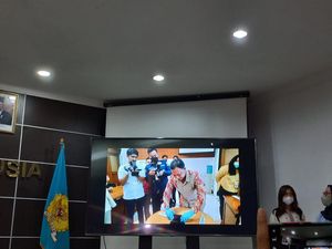 Komnas HAM Tunjukkan Foto Pemeriksaan Digital Kasus Brigadir J Komnas HAM Tunjukkan Foto Pemeriksaan Digital Kasus Brigadir J