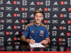 Manchester United Umumkan Kontrak 5 Tahun Lisandro Martinez
