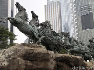 Wacana Pemusatan Demo di Monas Terganjal Regulasi