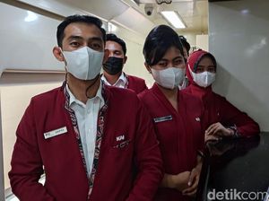 Dua Trik Kru Restorasi Argo Bromo Penuhi Target Penjualan Dua Trik Kru Restorasi Argo Bromo Penuhi Target Penjualan
