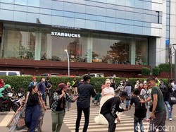 Hindari Petugas, Citayam Fashion Week Pindah ke Zebra Cross Lain