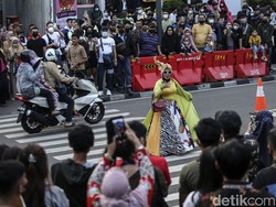 Citayam Fashion Week Munculkan Parkir Liar-Ganggu Lalu Lintas, Perlu Dibubarkan?