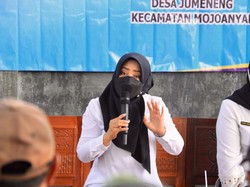 Pulihkan Ekonomi, Bupati Mojokerto Beri Bantuan Peternak Itik