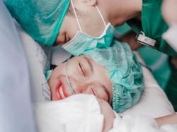 Ria Ricis Sibuk dengan Lemak Usai Melahirkan, Suami: Kamu Sempurna