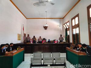 Respons Pengacara Usai Ketum GMBI DIvonis 6 Bulan Bui Respons Pengacara Usai Ketum GMBI DIvonis 6 Bulan Bui