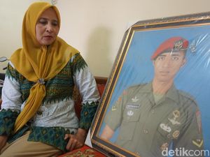 Harapan Ibu Sertu Bayu, Pelaku Dihukum Setimpal dan Dipecat dari TNI Harapan Ibu Sertu Bayu, Pelaku Dihukum Setimpal dan Dipecat dari TNI
