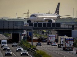 Meski Bawa Masker dan Kaleng Oksigen, Penumpang Gelap Tewas di Roda Pesawat