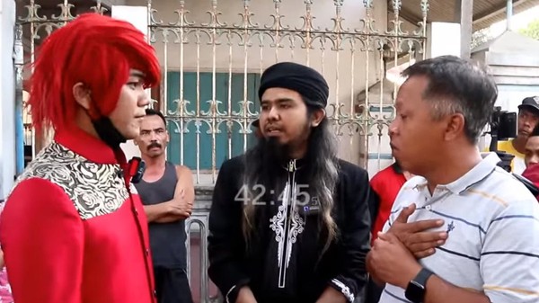 Tangkapan layar video kronologi yang diunggah di akun Marcel Radhival saat pertemuan Pesulap Merah dengan Gus Samsudin