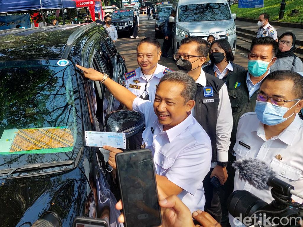 Mobil Tanpa Stiker Lulus Uji Emisi Akan Dilarang Masuk Balkot Bandung