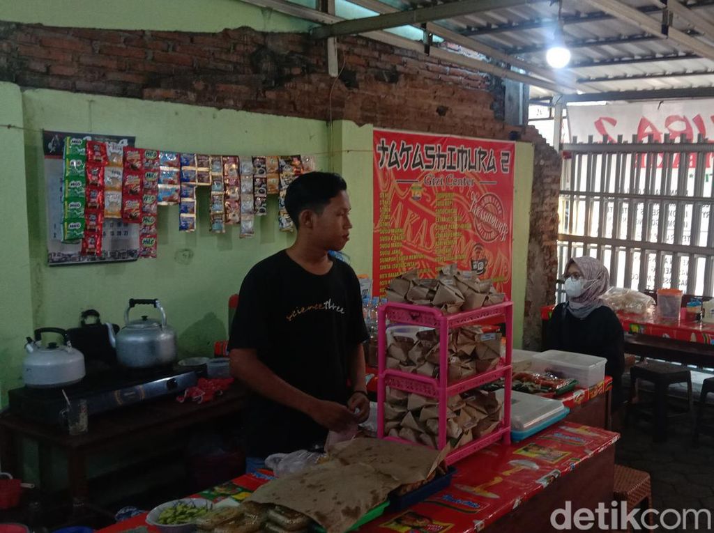 Subhanallah! Warung di Kudus Ini Gratiskan Makanan bagi Penghafal Quran Subhanallah! Warung di Kudus Ini Gratiskan Makanan bagi Penghafal Quran