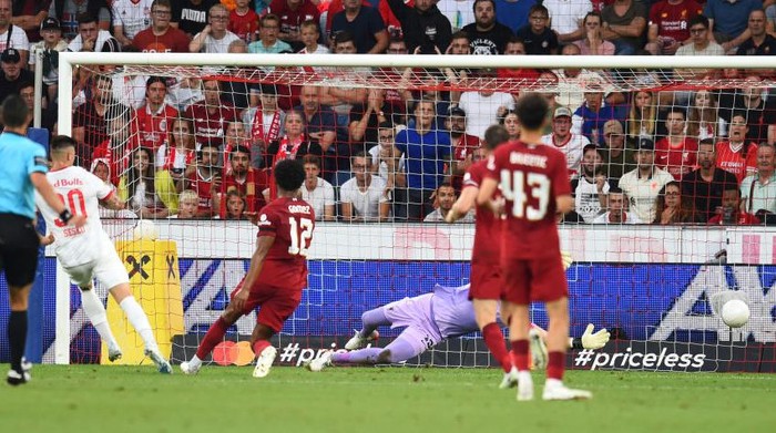 SALZBURG, AUSTRIA - JULY 27: ( THE SUN OUT,THE SUN ON SUNDAY OUT)  salzburgs Benjamin sesko scores the first goal    during the pre-season friendly match between FC Red Bull Salzburg and FC Liverpool at Red Bull Arena on July 27, 2022 in Salzburg, Austria. (Photo by Andrew Powell/Liverpool FC via Getty Images)