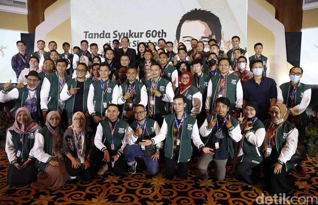 Chairman CT Corp Chairul Tanjung mengundang 60 orang terpilih untuk makan malam dan berdialog bersama. Acara berlangsung di gedung Trans TV, Jakarta.