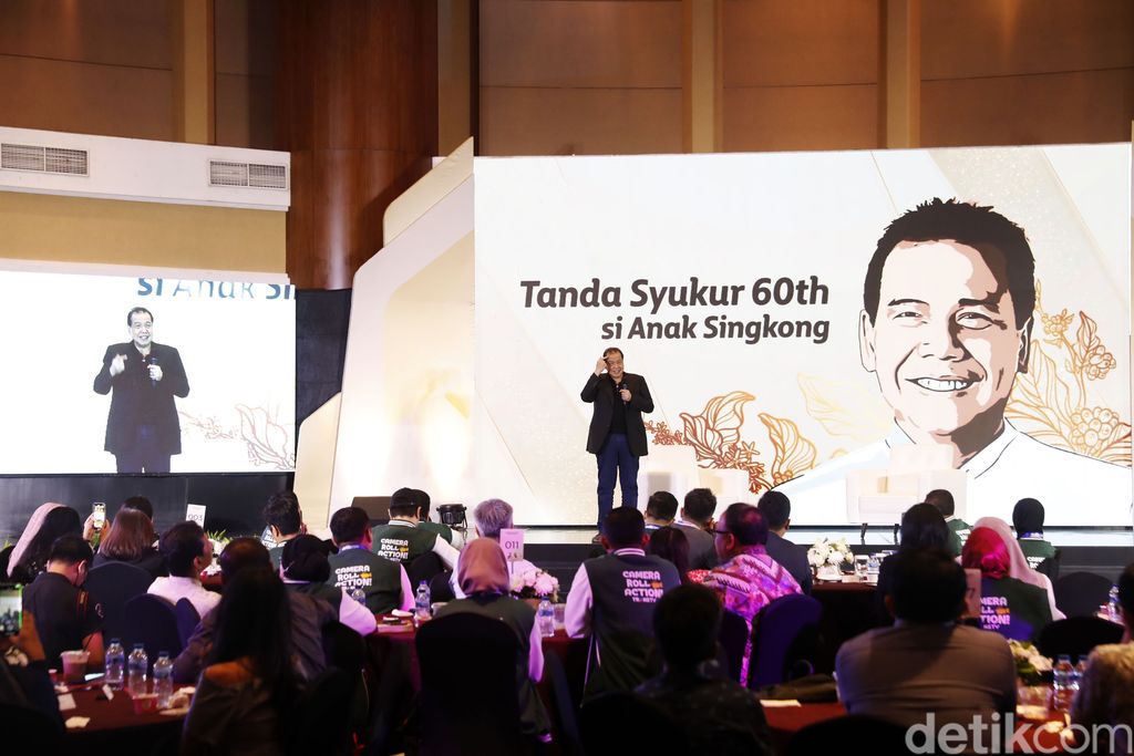 Chairman CT Corp Chairul Tanjung mengundang 60 orang terpilih untuk makan malam dan berdialog bersama. Acara berlangsung di gedung Trans TV, Jakarta.