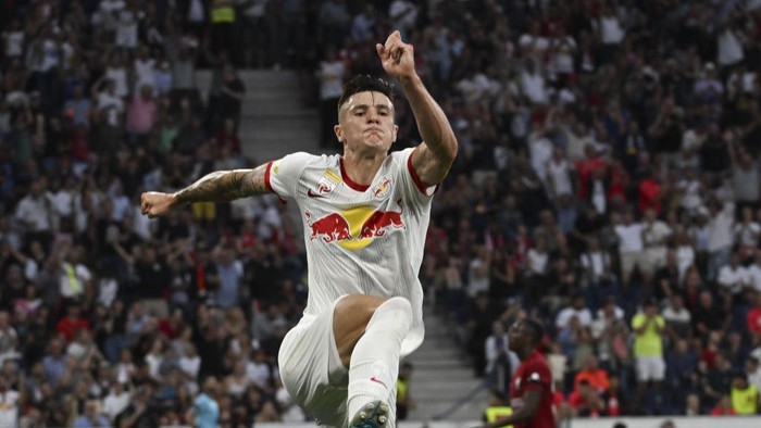 Benjamin Sesko SALZBURG, AUSTRIA - JULY 27: Benjamin Sesko of Salzburg celebrates after scoring a goal during the pre-season friendly match between FC Red Bull Salzburg and FC Liverpool at Red Bull Arena on July 27, 2022 in Salzburg, Austria. (Photo by Hans Peter Lottermoser/SEPA.Media /Getty Images)