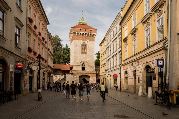 5 Cara Hemat Saat Liburan di Luar Negeri