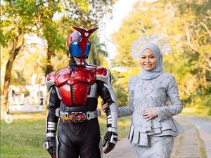 Viral Foto Pernikahan Ksatria Baja Hitam dengan Pengantin Berhijab Viral Foto Pernikahan Ksatria Baja Hitam dengan Pengantin Berhijab