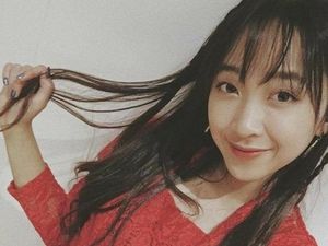 Gaya Dita Karang Berkebaya, Terbaru Sambut Jokowi di Korea Selatan Gaya Dita Karang Berkebaya, Terbaru Sambut Jokowi di Korea Selatan