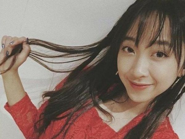 Gaya Dita Karang Berkebaya, Terbaru Sambut Jokowi di Korea Selatan