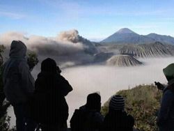 Wisata Bromo Tidak Terdampak Erupsi Gunung Semeru