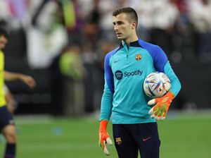 Barcelona Pinjamkan Inaki Pena ke Elche