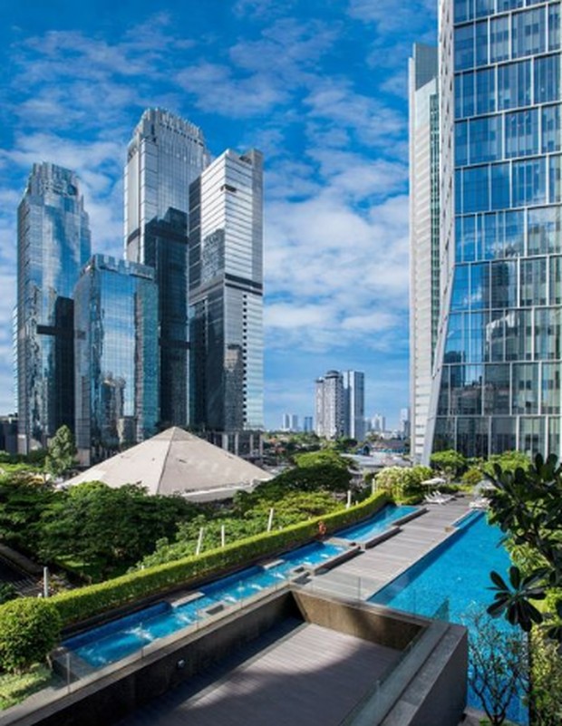 Infinity pool Alila SCBD/ Foto: instagram.com/alilascbd Rekomendasi hotel di jakarta