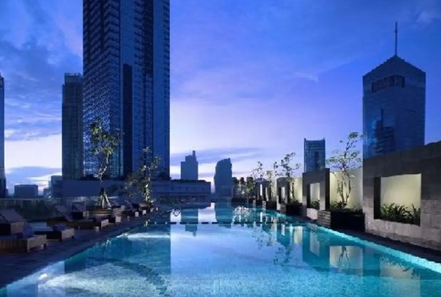 Infinity Pool Oakwood/Foto: instagram.com/oakwoodpremiercozmojakarta Rekomendasi Hotel di Jakarta