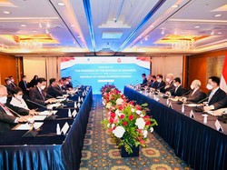 Jokowi Rayu CEO Korsel Investasi di RI: Regulasi Semua Sudah Mudah