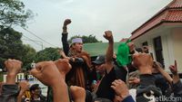 Kepalan Tangan Habib Bahar Usai Dituntut 5 Tahun Penjara