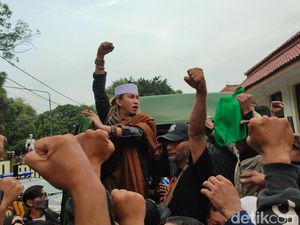 Jabar Sepekan: Heboh Video Mesum Oknum Guru hingga Habib Bahar Dituntut 5 Tahun Bui Jabar Sepekan: Heboh Video Mesum Oknum Guru hingga Habib Bahar Dituntut 5 Tahun Bui