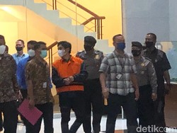 Berompi Oranye, Politikus PDIP Mardani Maming Ditahan KPK!