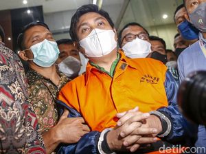 Mardani Maming Ditahan Usai 3 Hari Jadi Buronan Mardani Maming Ditahan Usai 3 Hari Jadi Buronan