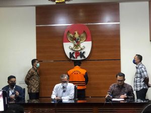 Mardani Maming Ditahan 20 Hari di Rutan Pomdam Jaya Guntur Mardani Maming Ditahan 20 Hari di Rutan Pomdam Jaya Guntur