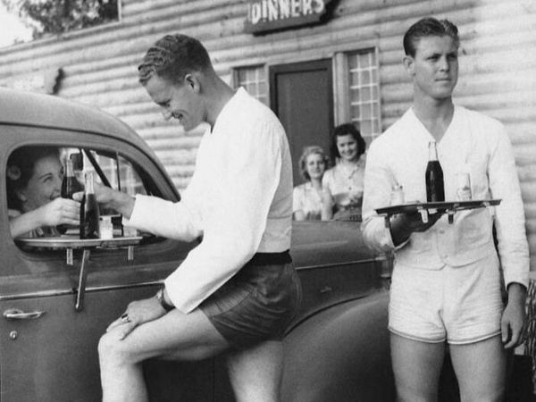 9 Foto Bersejarah yang Menarik dari Facebook History In Pictures