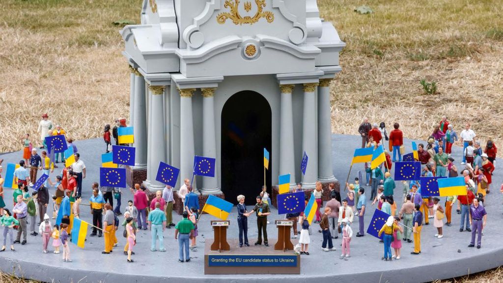 Potret Miniatur Pengungsi Perang Ukraina di Taman Mini Eropa