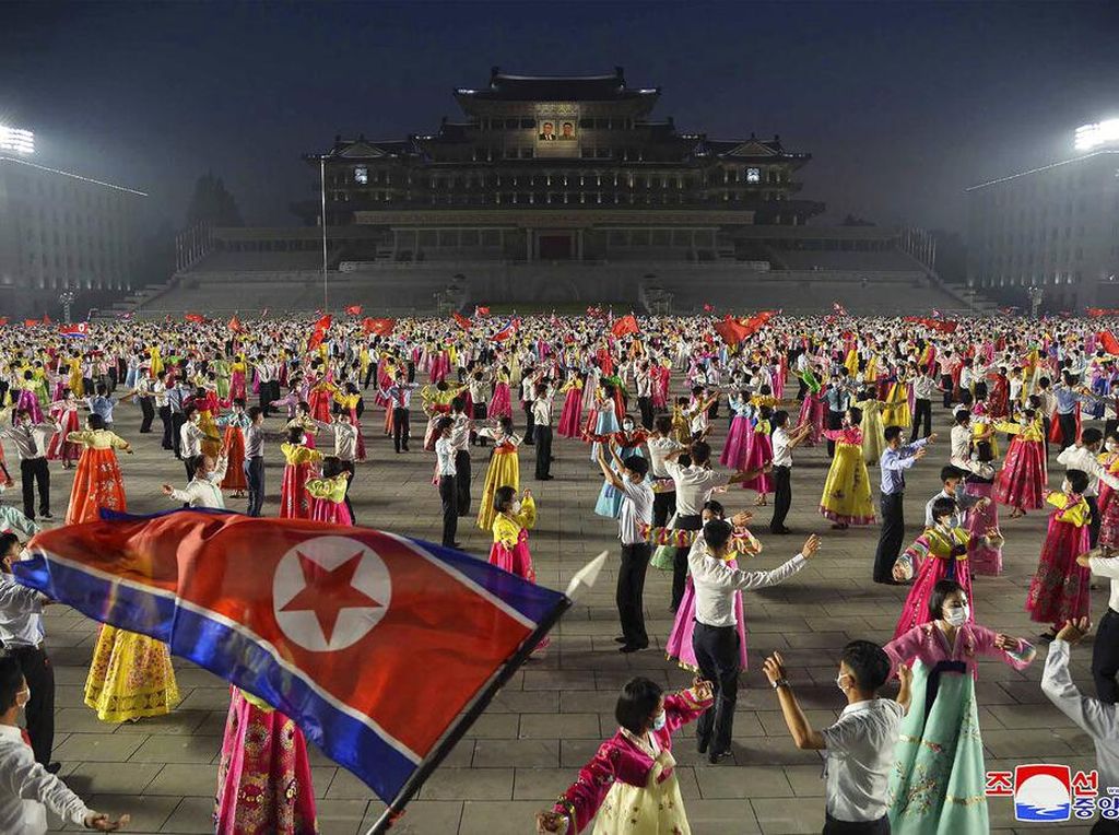 Kim Jong Un Nyatakan Menang Atas COVID-19, Korut Cabut Wajib Masker
