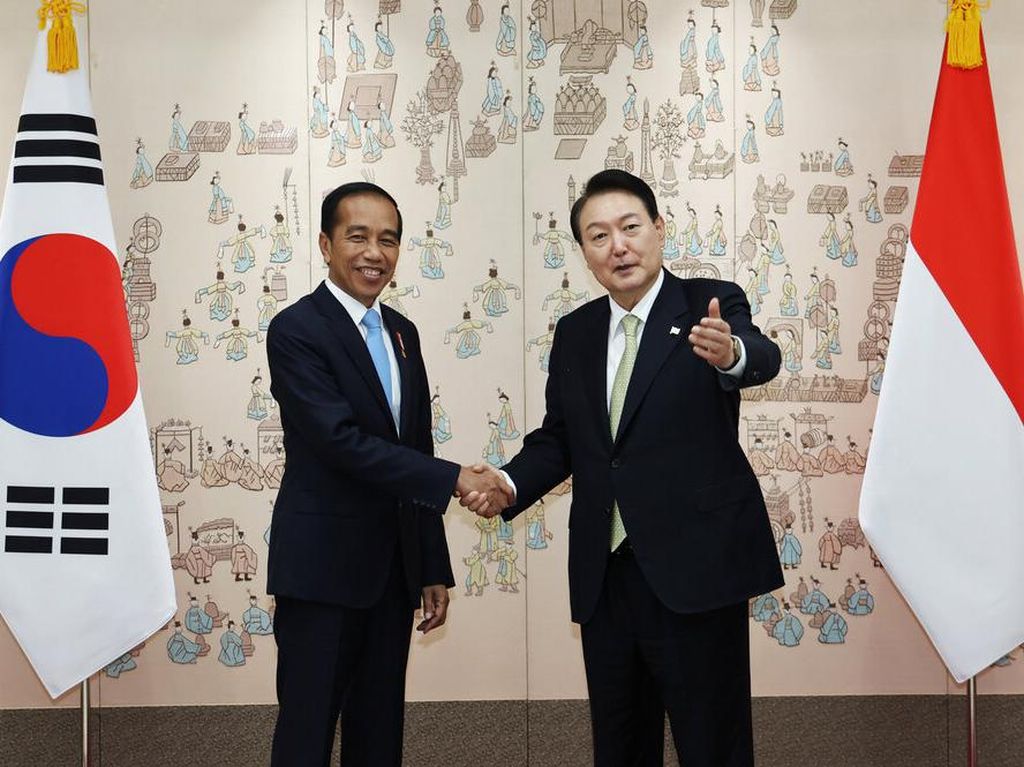 Momen Akrab Jokowi dan Presiden Korsel di Seoul Momen Akrab Jokowi dan Presiden Korsel di Seoul