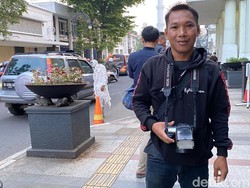Jepretan Kamera dan Cuan di Jalan Asia Afrika Bandung