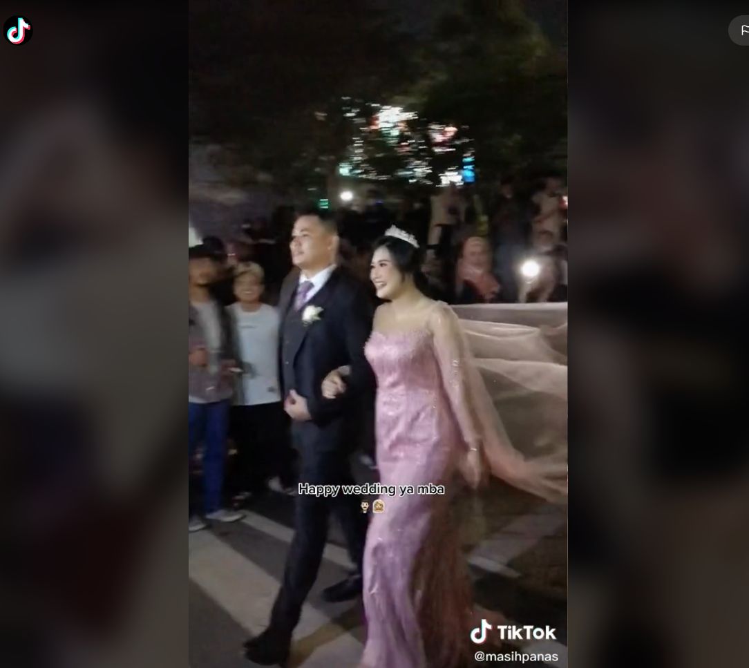 Pasangan pengantin viral Rendy Satria Darma Hutabarat dan Vania Gita Nainggolan.