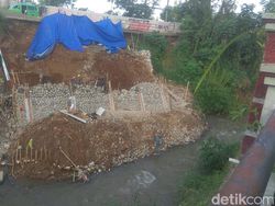 Pembangunan Tembok Antilongsor Cilebut Terkendala Getaran Lalu Lintas